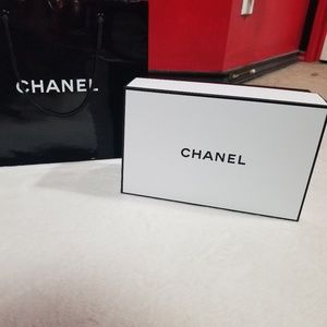 CHANEL GIFT BOX BRAND NEW & BAG